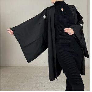 VINTAGE silk KUROMONTSUKI HAORI KIMONO JACKET